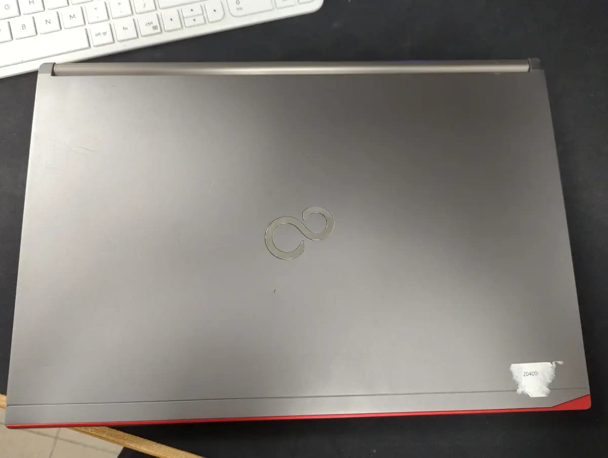 Nes. k. Fujitsu lifebook E756